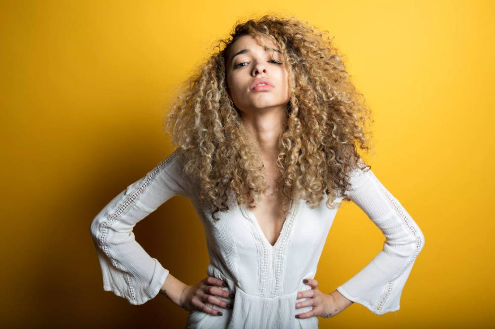 confident-young-woman-1000